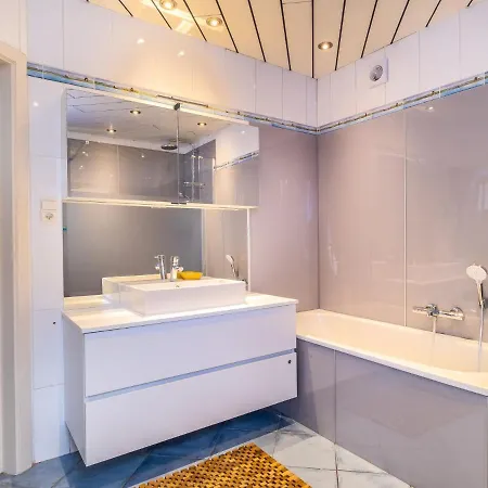Semesterbostad House Relax Centrally Located In