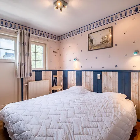 House Relax Centrally Located In *